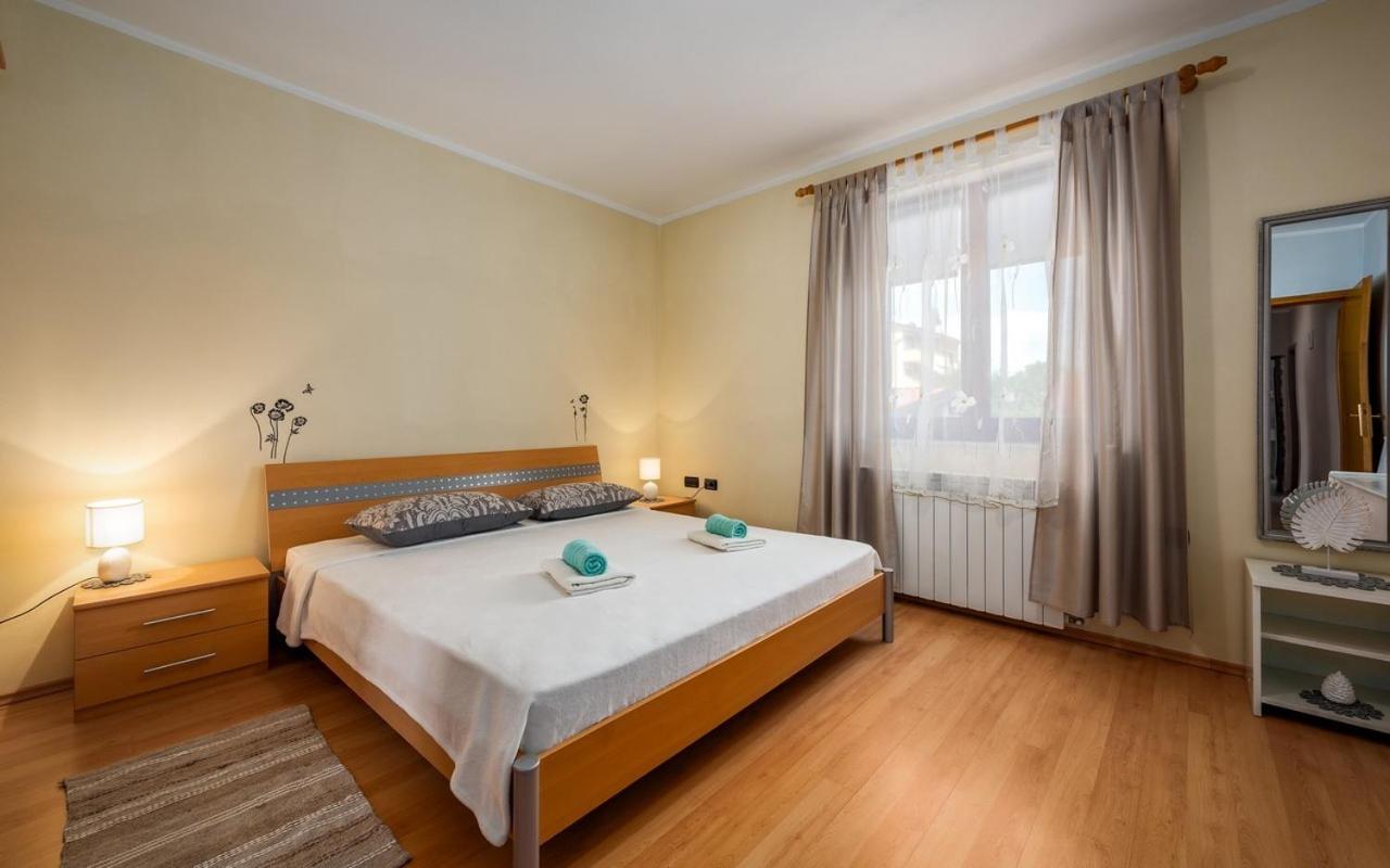 Iva House With Apartment 乌马格 外观 照片