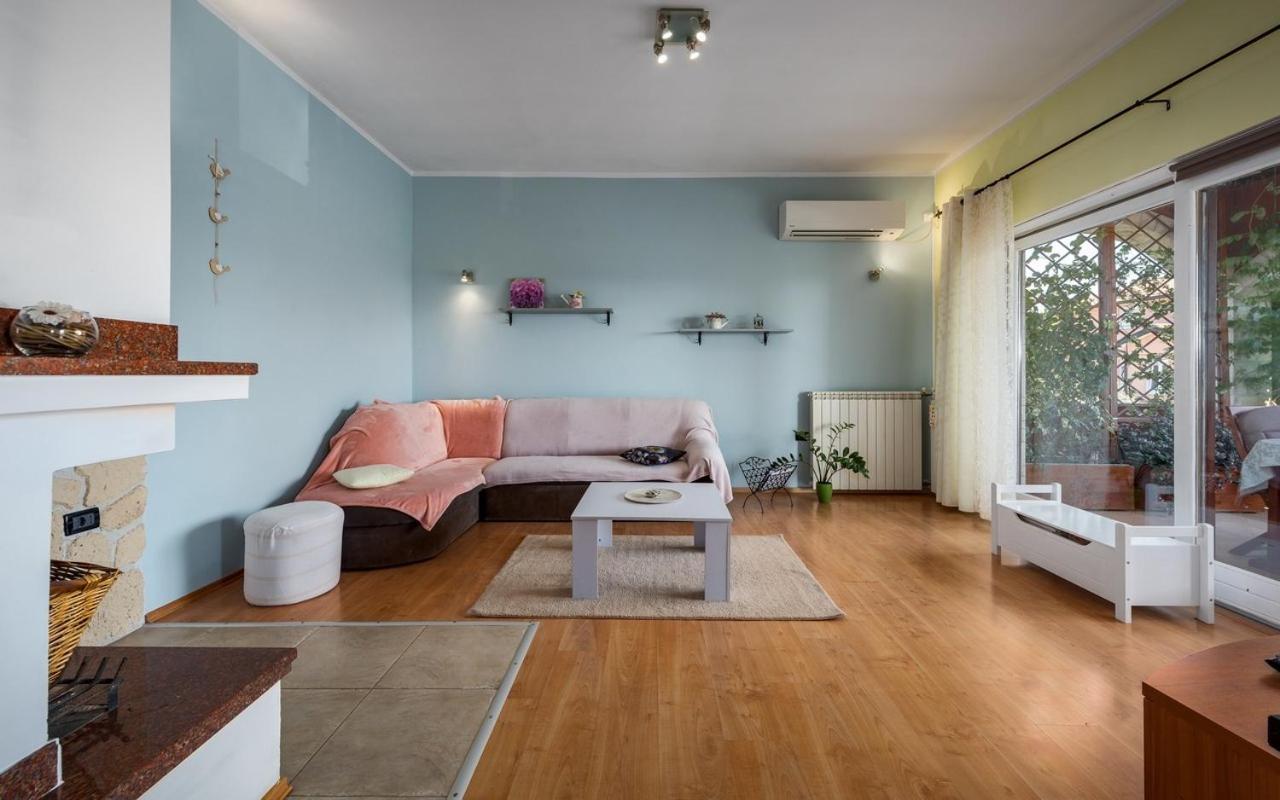 Iva House With Apartment 乌马格 外观 照片
