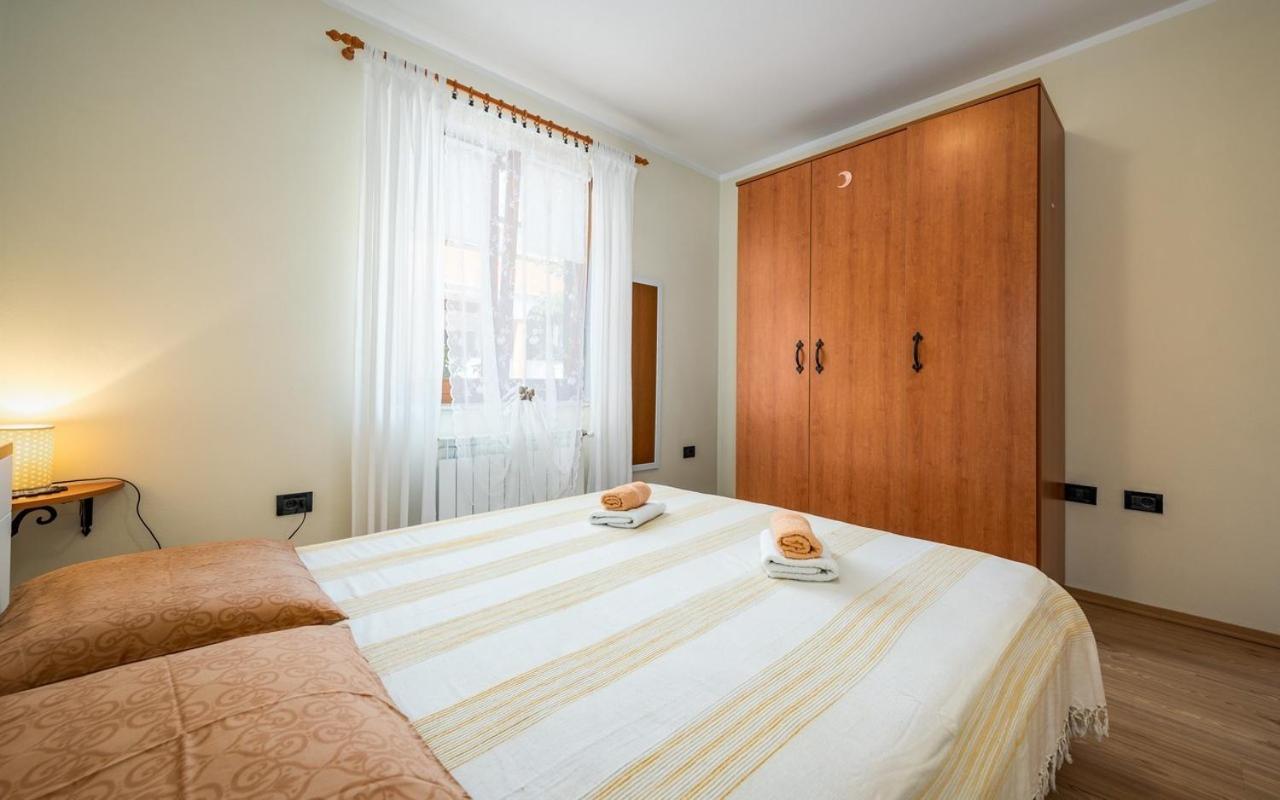 Iva House With Apartment 乌马格 外观 照片