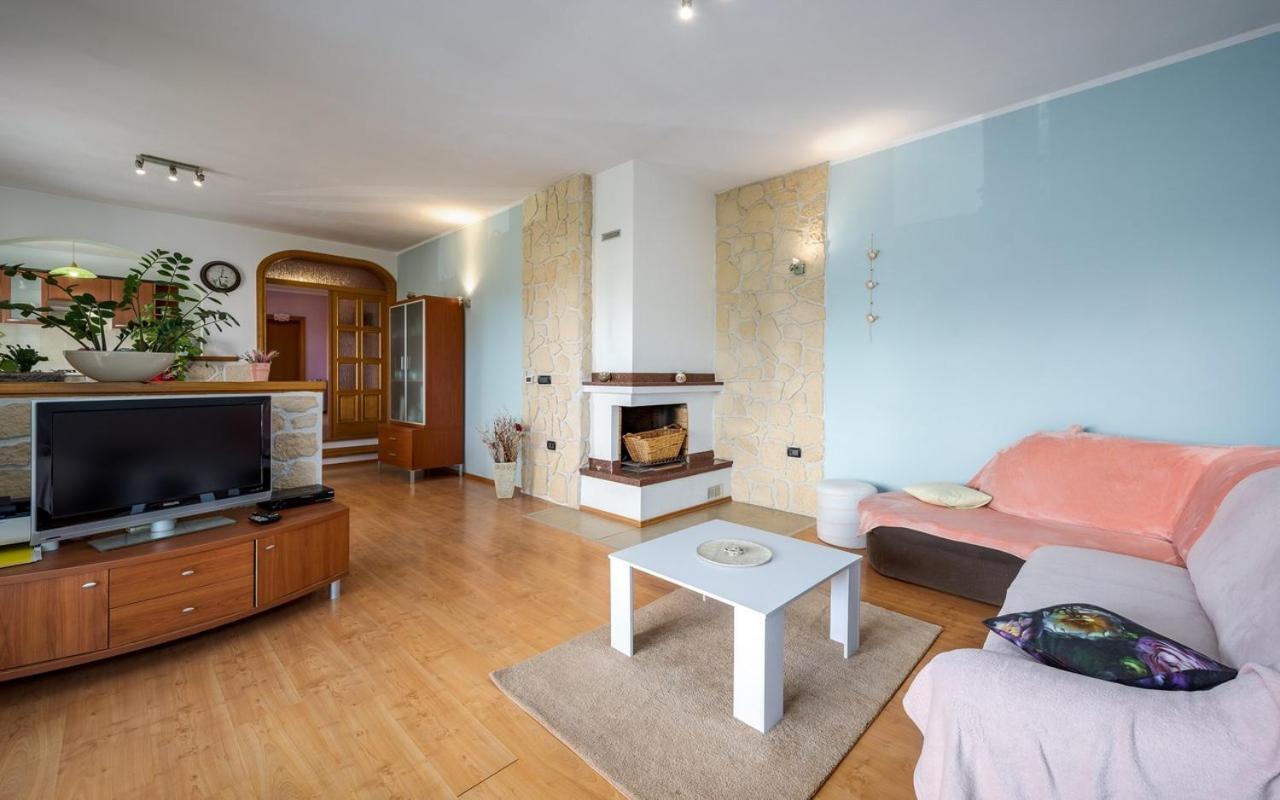 Iva House With Apartment 乌马格 外观 照片